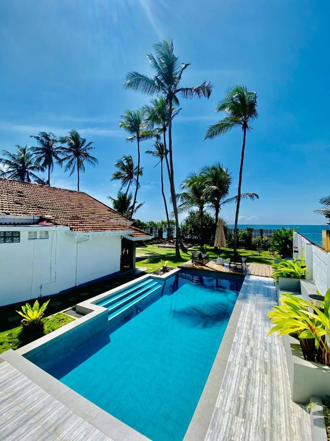 Sunset Beach Haven, Entire Villa, Beachfront, Private Pool กอลล์ ภายนอก รูปภาพ